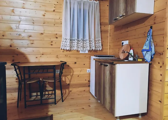 Brvnara Zecevic בקתה